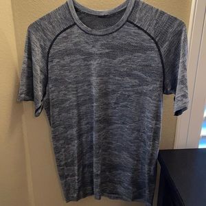 Grey camo metal vent tech Small lululemon